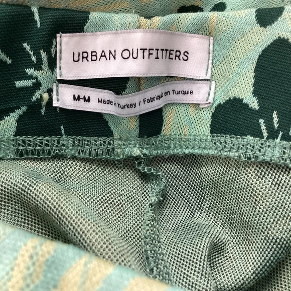 Urban Outfitters Floral Bryn Flare Pants Size Medium Green - Picture 7 of 10